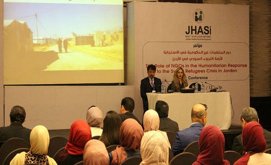 مؤتمرون يدعون الى دعم الأردن لمواجهة تداعيات أزمة اللجوء السوري مؤتمرون يدعون الى دعم الأردن لمواجهة تداعيات أزمة اللجوء السوري