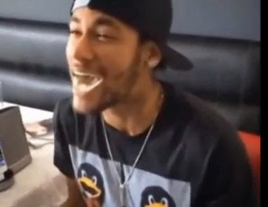 نجم برشلونة يمارس طقوسا سحرية للفوز بالكلاسيكو