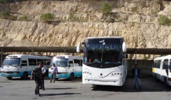 اعتصام لإصحاب باصات عمان الطفيلة احتجاجا على تعديات السيارات الخاصة