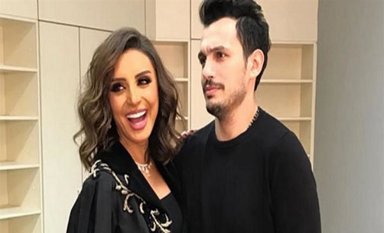 نجل أنغام ينشر صورة مع والدته وزوجها ويعلّق: عائلتي نجل أنغام ينشر صورة مع والدته وزوجها ويعلّق: عائلتي