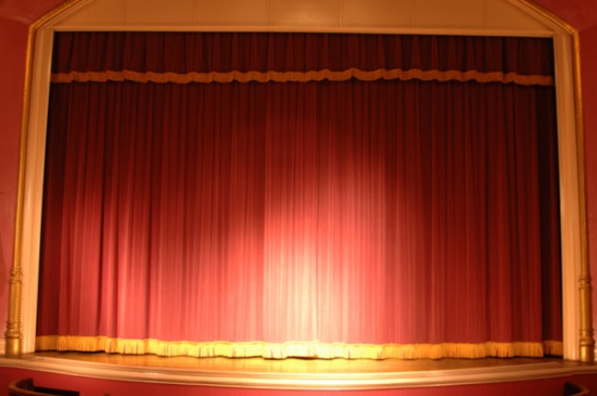 "هاملت 3 دي "على خشبة مسرح اليرموك