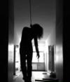 طفلة تقلد مسلسلا أجنبيا وتشنق نفسها في الطفيلة 