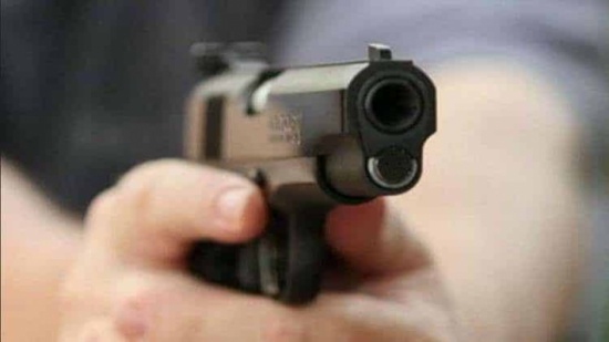 فتاة سعودية تقتل والدها بإطلاق النار عليه.. والجهات الأمنية تقبض عليها فتاة سعودية تقتل والدها بإطلاق النار عليه.. والجهات الأمنية تقبض عليها