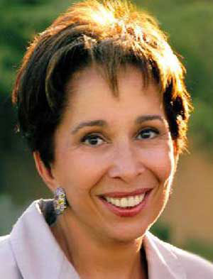 الاميرة بسمة تشارك الاطفال الايتام افطارهم