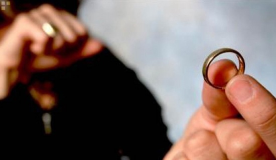 25% من الفتيات تعرضن للطلاق بسبب الإنترنت و61% للإبتزاز 25% من الفتيات تعرضن للطلاق بسبب الإنترنت و61% للإبتزاز