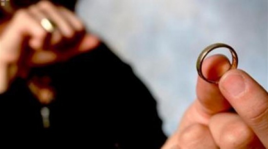 مصرية تطلب الخلع من زوجها بعد 25 عاماً بسبب "الملل"