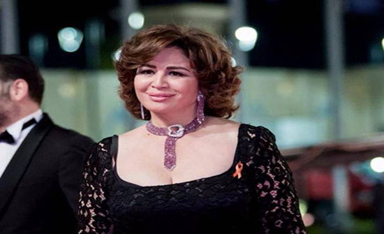 إلهام شاهين تصدم الجميع: "دفنوني حية وشفت الدود بعيني" (فيديو) إلهام شاهين تصدم الجميع: "دفنوني حية وشفت الدود بعيني" (فيديو)