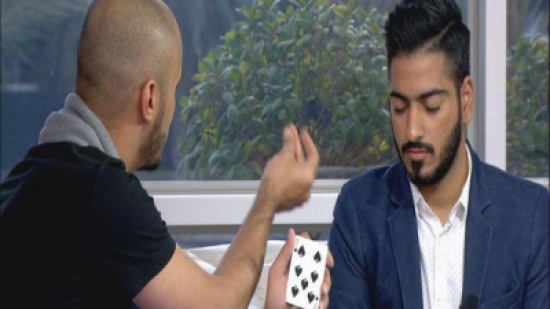 شاهد: شاب سعودي يهكر عقل مقدم برامج شاهد: شاب سعودي يهكر عقل مقدم برامج