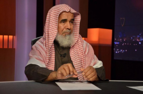 مفتي سعودي : استخدام الجوال أثناء القيادة حرامٌ شرعاً