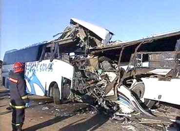 مقتل 16 جنديا في حادث سير شمال المغرب مقتل 16 جنديا في حادث سير شمال المغرب