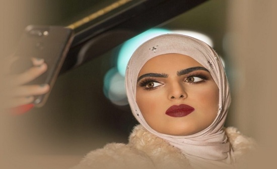 شاهد… هل ارتدت السعودية سارة الودعاني النقاب؟ شاهد… هل ارتدت السعودية سارة الودعاني النقاب؟