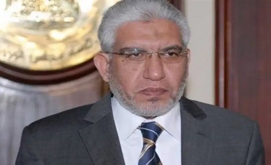 مصر.. اعتقال وزير النقل في عهد مرسي بدعوى "الانضمام لجماعة إرهابية" مصر.. اعتقال وزير النقل في عهد مرسي بدعوى "الانضمام لجماعة إرهابية"