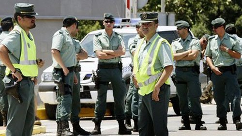 تغريم سائق في إسبانيا لقضمه أظفاره أثناء القيادة تغريم سائق في إسبانيا لقضمه أظفاره أثناء القيادة