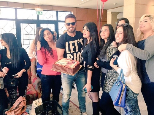 بالصور: النجم جوزيف عطية يلتقي جمهوره في الأردن