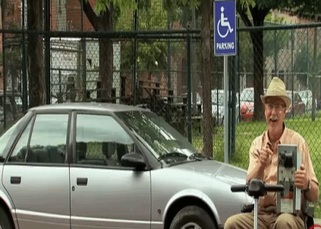 المسن المقعد