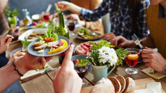 أطعمة يمكنكم تناولها بقدر ما تريدون من دون زيادة الوزن... ما هي؟