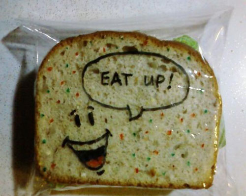 رسوم على كيس الغداء ( صور )