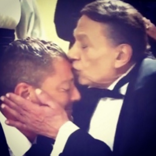 "صورة " وراء هذه الصورة لحظة مؤثرة!