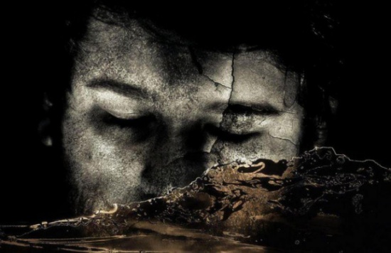 نبش قبراً لإخراج سحرٍ يستهدفه