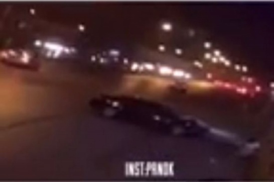 فيديو: سائق  يسحق أحد المارة أثناء التفحيط