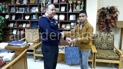 دفاع مدني إربد يكرم شابا انقذ طفلا من الغرق ( التفاصيل ) دفاع مدني إربد يكرم شابا انقذ طفلا من الغرق ( التفاصيل )