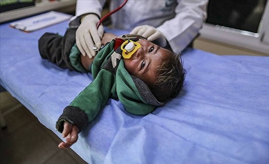 نازحو إدلب بين مطرقة القصف وسندان الأمراض