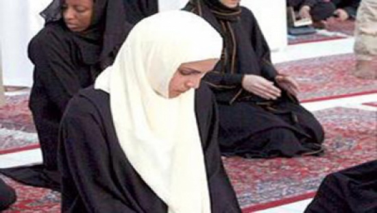 الملكة رانيا العبدالله تؤدى مناسك العمرة الملكة رانيا العبدالله تؤدى مناسك العمرة