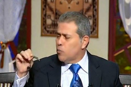فيديو: عكاشة يفصل موظف في قناته على الهواء بسبب مشبك حريمي فيديو: عكاشة يفصل موظف في قناته على الهواء بسبب مشبك حريمي