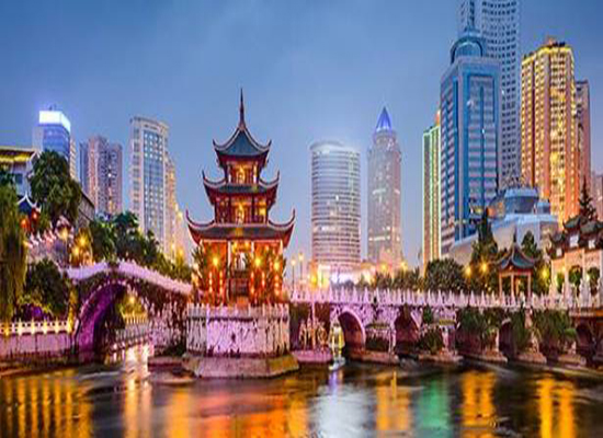 بالصور: طائرة أندونيسية تتحول إلى مطعم وسط الصين