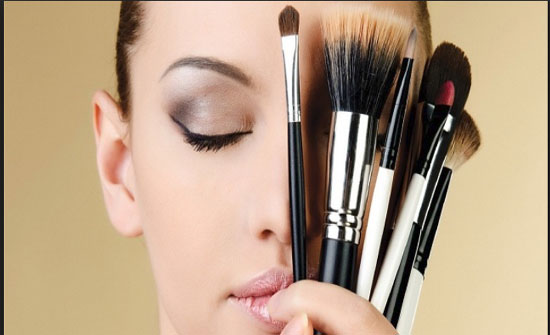 اختتام دورات تجميل للسيدات في الصفاوي