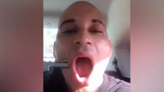 بالصورة: أطلق النار على نفسه... في سبيل الشهرة! بالصورة: أطلق النار على نفسه... في سبيل الشهرة!