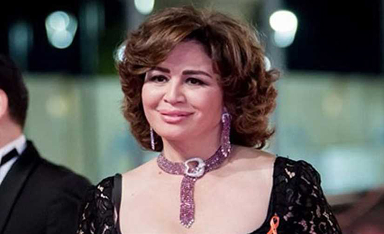 موقف محرج لإلهام شاهين في مهرجان القاهرة (فيديو) موقف محرج لإلهام شاهين في مهرجان القاهرة (فيديو)