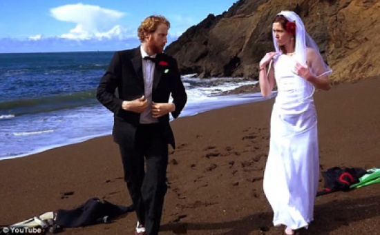 شاهد: دعوة حفل زفاف على طريقة المهمة المستحيلة