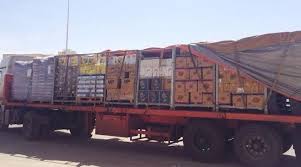 ضبط شاحنة محملة بمواد مهربة على الطريق الصحراوي