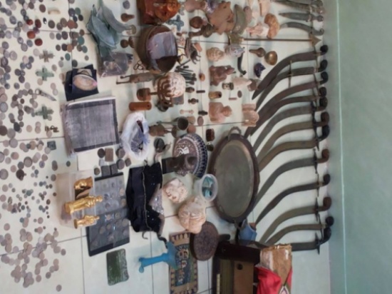 ضبط آثار ومخدرات بمداهمة في إربد