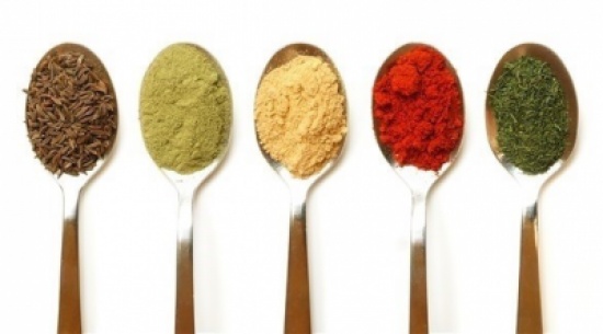 أهم التوابل والأعشاب الضرورية في مطبخك