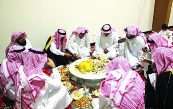 سعودي يستنجد بأقاربه وأصدقائه لمساعدته بعد سرقة وليمة ضيوفه سعودي يستنجد بأقاربه وأصدقائه لمساعدته بعد سرقة وليمة ضيوفه