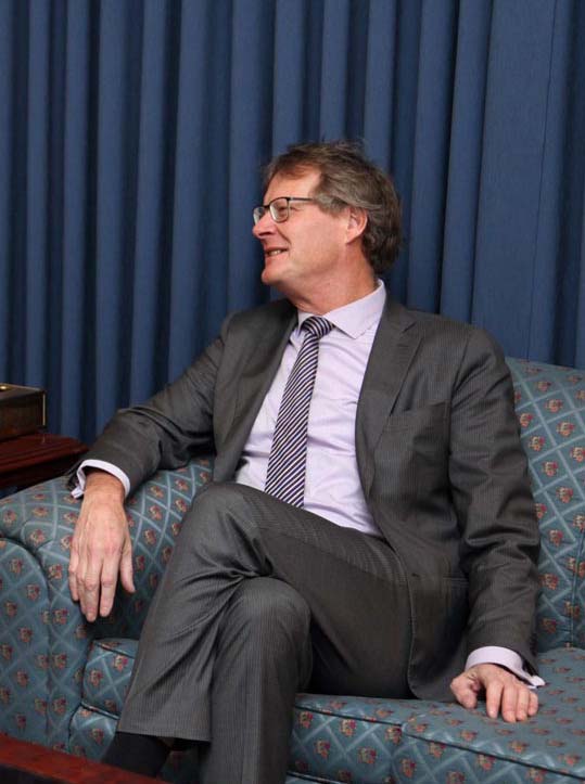 السفير الهولندي يشيد بالدور الإيجابي الذي يلعبه الأردن سياسيا