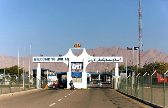حركة السفر والشحن عبر معبر وادي الأردن خلال رمضان حركة السفر والشحن عبر معبر وادي الأردن خلال رمضان