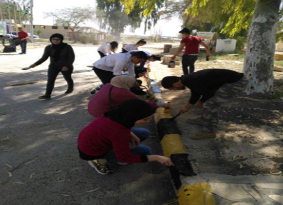 طلبة العيادة القانونية في جامعة البترا يقومون بأعمال تطوعية في الأغوار طلبة العيادة القانونية في جامعة البترا يقومون بأعمال تطوعية في الأغوار