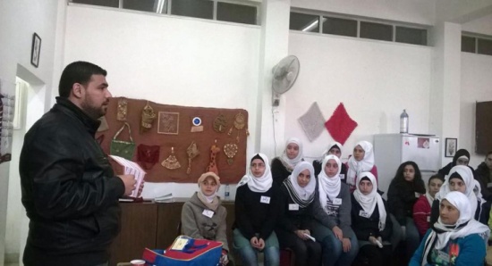 محاضرة لتوعية الطالبات بالفرص التعليمية الملائمة