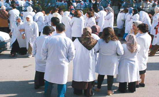 الممرضين ستلاحق من يتعرض لمنتسبيها المضربين الممرضين ستلاحق من يتعرض لمنتسبيها المضربين