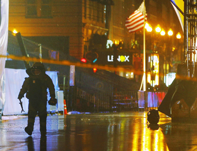 تفجير حقيبتين مشبوهتين عند خط نهاية ‘ماراتون بوسطن’ والتعرف على المشتبه به