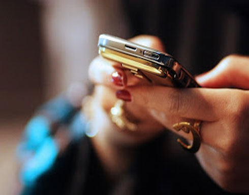 النساء مولعات أكثر من الرجال بالتقاط الصور على الهواتف الذكية