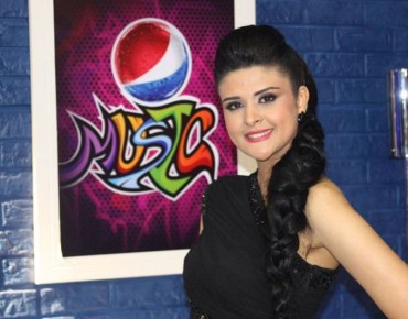 سلمي رشيد ترتدي الحجاب وتخلعه بعد رمضان ( صورة )