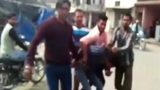 حاول الانتحار بعدما أجبروه على شرب البول... حاول الانتحار بعدما أجبروه على شرب البول...
