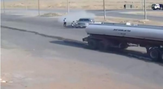 "فيديو" لحادث دهس متعمَّد