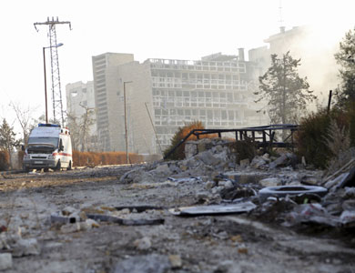 مقتل سبعة أشخاص بينهم خمسة تلاميذ بانفجار سيارة مفخخة قرب مدرسة بريف حمص