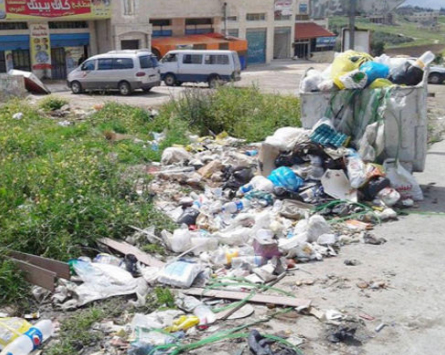 عجلون :شكاوى من تراكم النفايات خلال فترة العيد عجلون :شكاوى من تراكم النفايات خلال فترة العيد