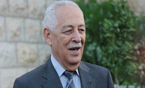 العيسوي ينقل تعازي الملك إلى عشيرة الزعبي